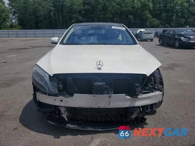 Piąte zdjęcie samochodu w środku: 2016 MERCEDES-BENZ S 550 4MATIC VIN:WDDUG8FB3GA210929 - miniatura