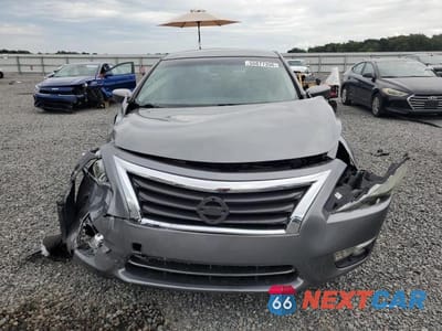 Piąte zdjęcie samochodu w środku: 2015 NISSAN ALTIMA 2.5 SV VIN:1N4AL3AP3FC244893 - miniatura