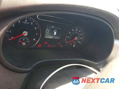 Zdjęcie 9 z 13 samochodu: 2018 KIA SORENTO LX V6 VIN:5XYPG4A50JG352695 - miniatura