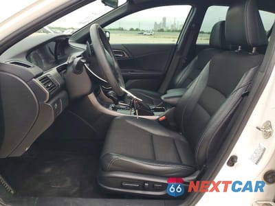 Zdjęcie 7 z 13 samochodu: 2017 HONDA ACCORD SPORT VIN:1HGCR2F56HA124766 - miniatura