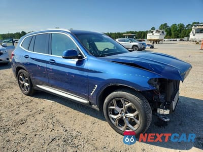 Czwarte zdjęcie samochodu z boku: 2021 BMW X3 XDRIVE30I VIN:5UXTY5C00M9E37840 - miniatura