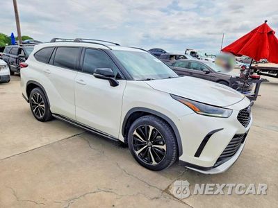 Czwarte zdjęcie samochodu z boku: 2021 TOYOTA HIGHLANDER XSE VIN:5TDLZRAH1MS065440 - miniatura