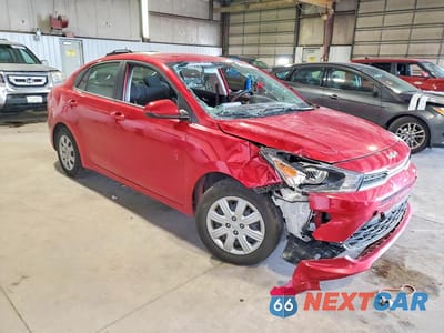 Czwarte zdjęcie samochodu z boku: 2022 KIA RIO S VIN:3KPA24AD6NE432579 - miniatura
