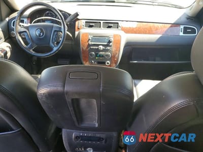 Zdjęcie 8 z 13 samochodu: 2007 CHEVROLET SUBURBAN K1500 VIN:1GNFK16347J217753 - miniatura