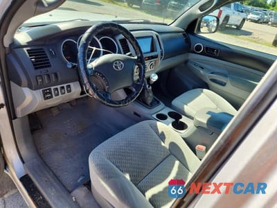 Zdjęcie 8 z 12 samochodu: 2010 TOYOTA TACOMA ACCESS CAB VIN:5TEUX4EN0AZ735586 - miniatura
