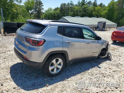 Trzecie zdjęcie samochodu z tyłu: 2019 JEEP COMPASS LATITUDE VIN:3C4NJDBB6KT602318 - miniatura