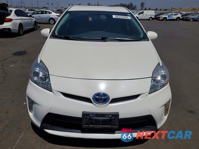 Piąte zdjęcie samochodu w środku: 2015 TOYOTA PRIUS ONE VIN:JTDKN3DUXF0417241 - miniatura