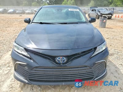Piąte zdjęcie samochodu w środku: 2023 TOYOTA CAMRY LE VIN:4T1C31AK7PU606209 - miniatura