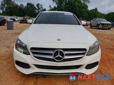 Piąte zdjęcie samochodu w środku: 2017 MERCEDES-BENZ C 300 VIN:55SWF4JB8HU202872 - miniatura