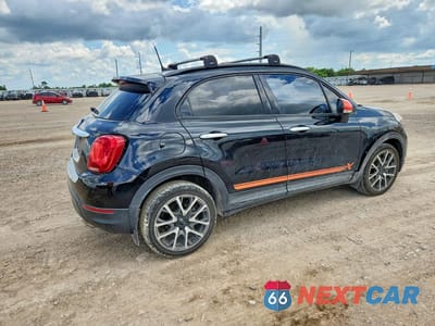 Trzecie zdjęcie samochodu z tyłu: 2018 FIAT 500X TREKKING VIN:ZFBCFXCB8JP707442 - miniatura