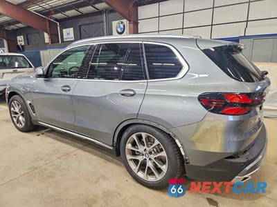 Drugie zdjęcie samochodu z przodu: 2026 BMW X5 XDRIVE50E VIN:5UX43EU01T9291753 - miniatura