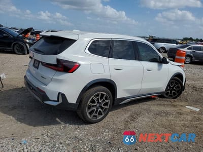 Trzecie zdjęcie samochodu z tyłu: 2024 BMW X1 XDRIVE28I VIN:WBX73EF07R5Y63259 - miniatura