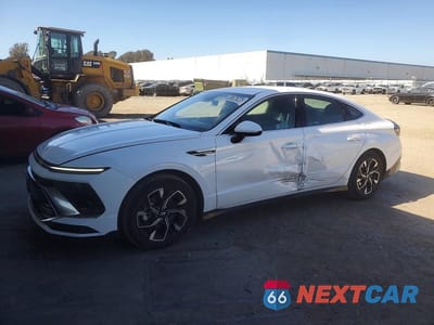 2025 HYUNDAI SONATA SEL KMHL64JAXSA493706 - główne zdjęcie licytacji z USA - miniatura