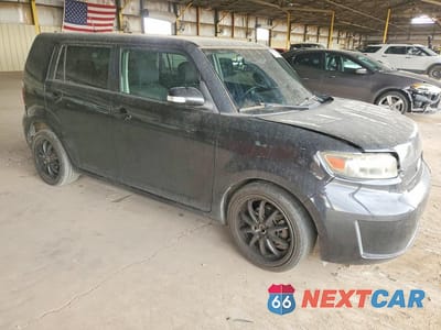 Czwarte zdjęcie samochodu z boku: 2009 TOYOTA SCION XB VIN:JTLKE50E091076767 - miniatura