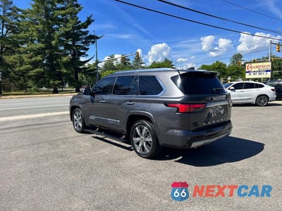 Trzecie zdjęcie samochodu z tyłu: 2023 TOYOTA SEQUOIA CAPSTONE VIN:7SVAAAAA8PX002228 - miniatura