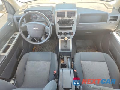 Zdjęcie 8 z 13 samochodu: 2008 JEEP PATRIOT SPORT VIN:1J8FT28028D540402 - miniatura