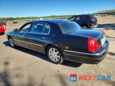 Drugie zdjęcie samochodu z przodu: 2007 LINCOLN TOWN CAR EXECUTIVE L VIN:1LNHM84W47Y635475 - miniatura