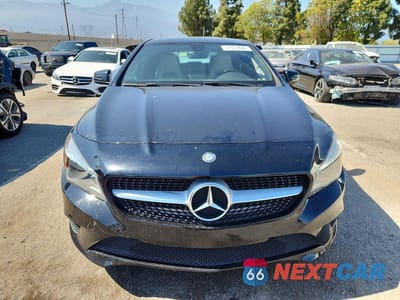 Piąte zdjęcie samochodu w środku: 2014 MERCEDES-BENZ CLA 250 VIN:WDDSJ4EBXEN054316 - miniatura