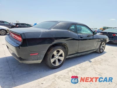 Trzecie zdjęcie samochodu z tyłu: 2014 DODGE CHALLENGER SXT VIN:2C3CDYAG2EH208481 - miniatura