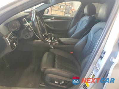 Zdjęcie 7 z 12 samochodu: 2021 BMW 530 XI VIN:WBA13BJ08MCF83590 - miniatura