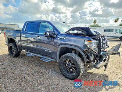 Czwarte zdjęcie samochodu z boku: 2022 GMC SIERRA K1500 SLT VIN:3GTUUDED9NG598178 - miniatura