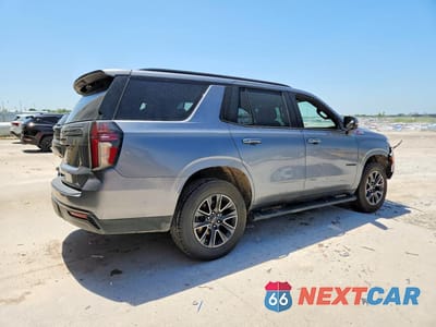Trzecie zdjęcie samochodu z tyłu: 2022 CHEVROLET TAHOE K1500 Z71 VIN:1GNSKPKD1NR324385 - miniatura
