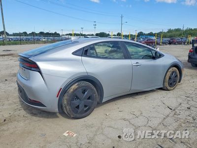 Trzecie zdjęcie samochodu z tyłu: 2024 TOYOTA PRIUS LE VIN:JTDACAAU0R3023678 - miniatura