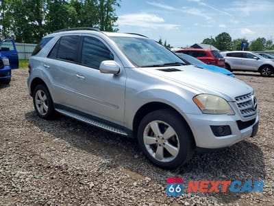 Czwarte zdjęcie samochodu z boku: 2009 MERCEDES-BENZ ML 350 VIN:4JGBB86E19A478077 - miniatura