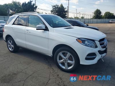 Czwarte zdjęcie samochodu z boku: 2018 MERCEDES-BENZ GLE 350 4MATIC VIN:4JGDA5HB9JB106756 - miniatura