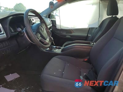Zdjęcie 7 z 13 samochodu: 2019 TOYOTA HIGHLANDER LE VIN:5TDBZRFH9KS747483 - miniatura