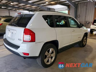 Trzecie zdjęcie samochodu z tyłu: 2011 JEEP COMPASS SPORT VIN:1J4NF1FBXBD278624 - miniatura