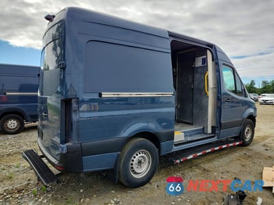 Trzecie zdjęcie samochodu z tyłu: 2019 MERCEDES BENZ SPRINTER 2500 DELIVERY VAN VIN:WD4PF0CD3KT004322 - miniatura