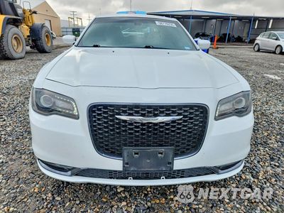 Piąte zdjęcie samochodu w środku: 2020 CHRYSLER 300 300S VIN:2C3CCABGXLH145717 - miniatura
