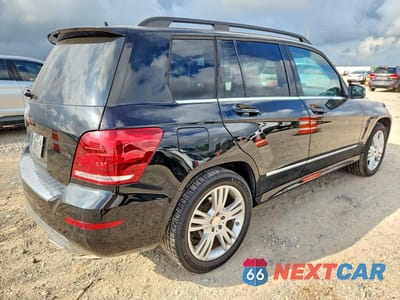 Trzecie zdjęcie samochodu z tyłu: 2013 MERCEDES-BENZ GLK 350 VIN:WDCGG5HB8DF986209 - miniatura