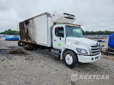 Czwarte zdjęcie samochodu z boku: 2020 HINO 258/268 REFRIGERATED BOX TRUCK VIN:5PVNJ8JRXL5S51985 - miniatura
