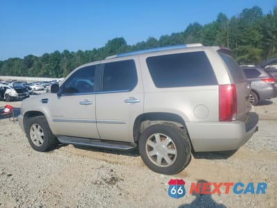 Drugie zdjęcie samochodu z przodu: 2007 CADILLAC ESCALADE LUXURY VIN:1GYEC63857R301736 - miniatura