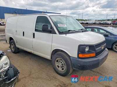 Czwarte zdjęcie samochodu z boku: 2017 CHEVROLET EXPRESS G2500 VIN:1GCWGAFF4H1132563 - miniatura