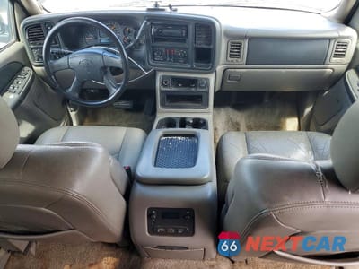 Zdjęcie 8 z 13 samochodu: 2003 CHEVROLET SUBURBAN K1500 VIN:3GNFK16T83G187622 - miniatura