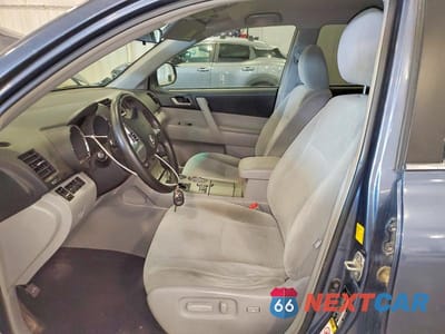 Zdjęcie 7 z 14 samochodu: 2011 TOYOTA HIGHLANDER BASE VIN:5TDBK3EH7BS066077 - miniatura