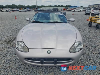 Piąte zdjęcie samochodu w środku: 2001 JAGUAR XK8 VIN:SAJDA42C11NA22756 - miniatura