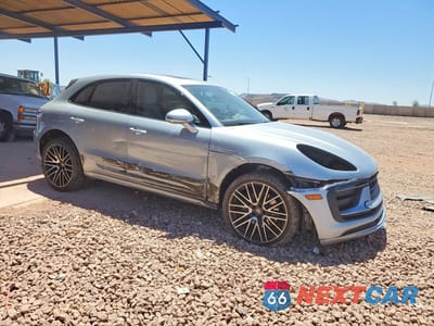 Czwarte zdjęcie samochodu z boku: 2025 PORSCHE MACAN BASE VIN:WP1AA2A52SLB08885 - miniatura