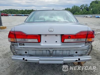 Zdjęcie 6 z 13 samochodu: 2002 HONDA ACCORD EX VIN:1HGCG56602A126021 - miniatura