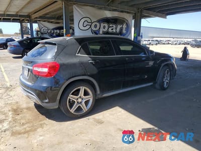 Trzecie zdjęcie samochodu z tyłu: 2017 MERCEDES-BENZ GLA 250 4MATIC VIN:WDCTG4GB3HJ315625 - miniatura