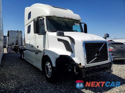 2016 VOLVO VNL SEMI TRUCK 4V4NC9EHXGN945152 - główne zdjęcie licytacji z USA - miniatura