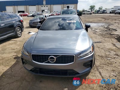 Piąte zdjęcie samochodu w środku: 2019 VOLVO S60 T6 R-DESIGN VIN:7JRA22TM9KG003872 - miniatura