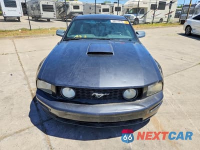 Piąte zdjęcie samochodu w środku: 2007 FORD MUSTANG GT VIN:1ZVFT82H375295432 - miniatura