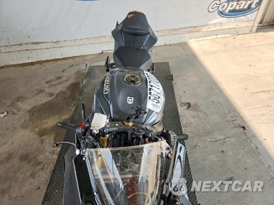 Piąte zdjęcie samochodu w środku: 2025 SUZUKI GSX-R750 VIN:JS1GR7MA2S7100329 - miniatura