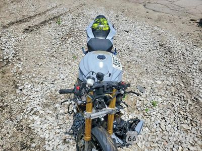 Piąte zdjęcie samochodu w środku: 2022 SUZUKI GSX-R750 VIN:JS1GR7MA0N7101452 - miniatura