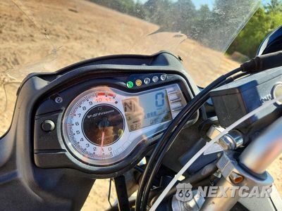 Zdjęcie 7 z 8 samochodu: 2012 SUZUKI DL650 A VIN:JS1VP56A8C2101594 - miniatura