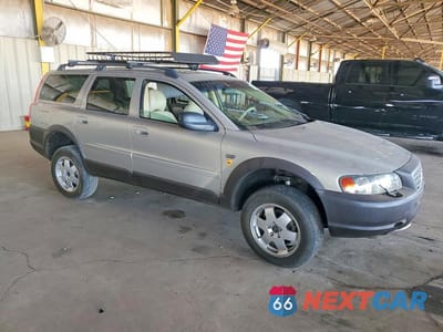 Czwarte zdjęcie samochodu z boku: 2002 VOLVO V70 XC VIN:YV1SZ58DX21071863 - miniatura